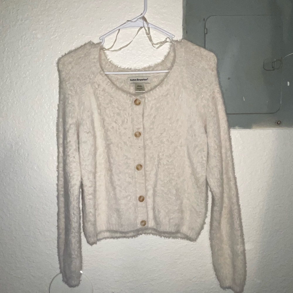 Cute sweater and/or cardigan! Casual and cute